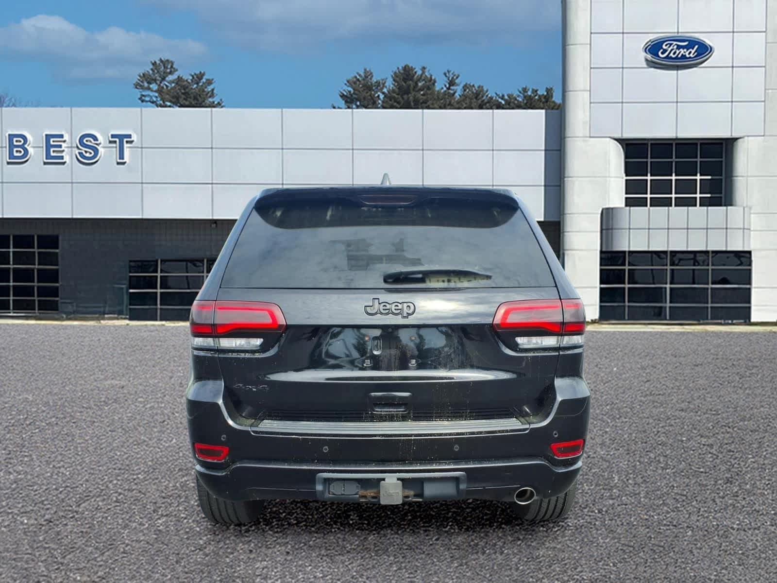 Used 2017 Jeep Grand Cherokee Altitude AWD/4WD image 5