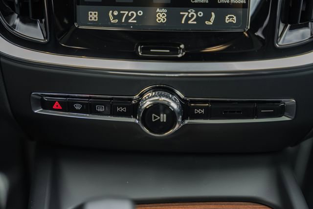 New 2026 Volvo V60 B5 Cross Country Plus w/ Protection Package Premier image 24