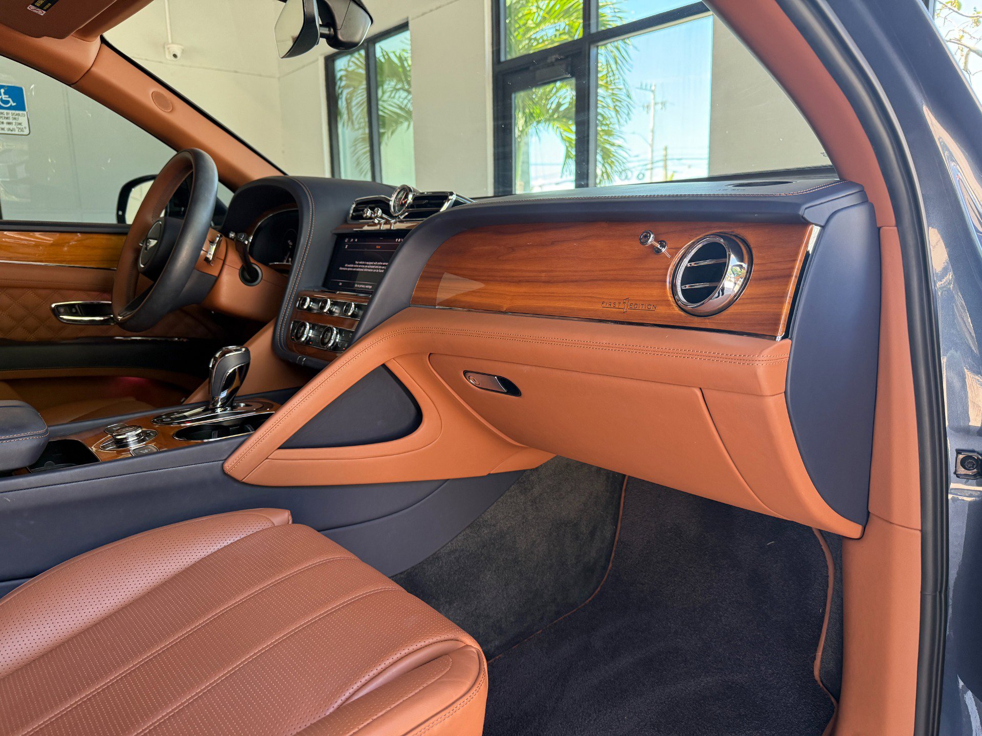 Used 2021 Bentley Bentayga AWD/4WD image 34