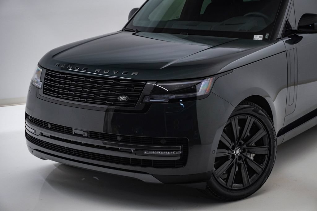 Used 2025 Land Rover Range Rover SE AWD/4WD image 4