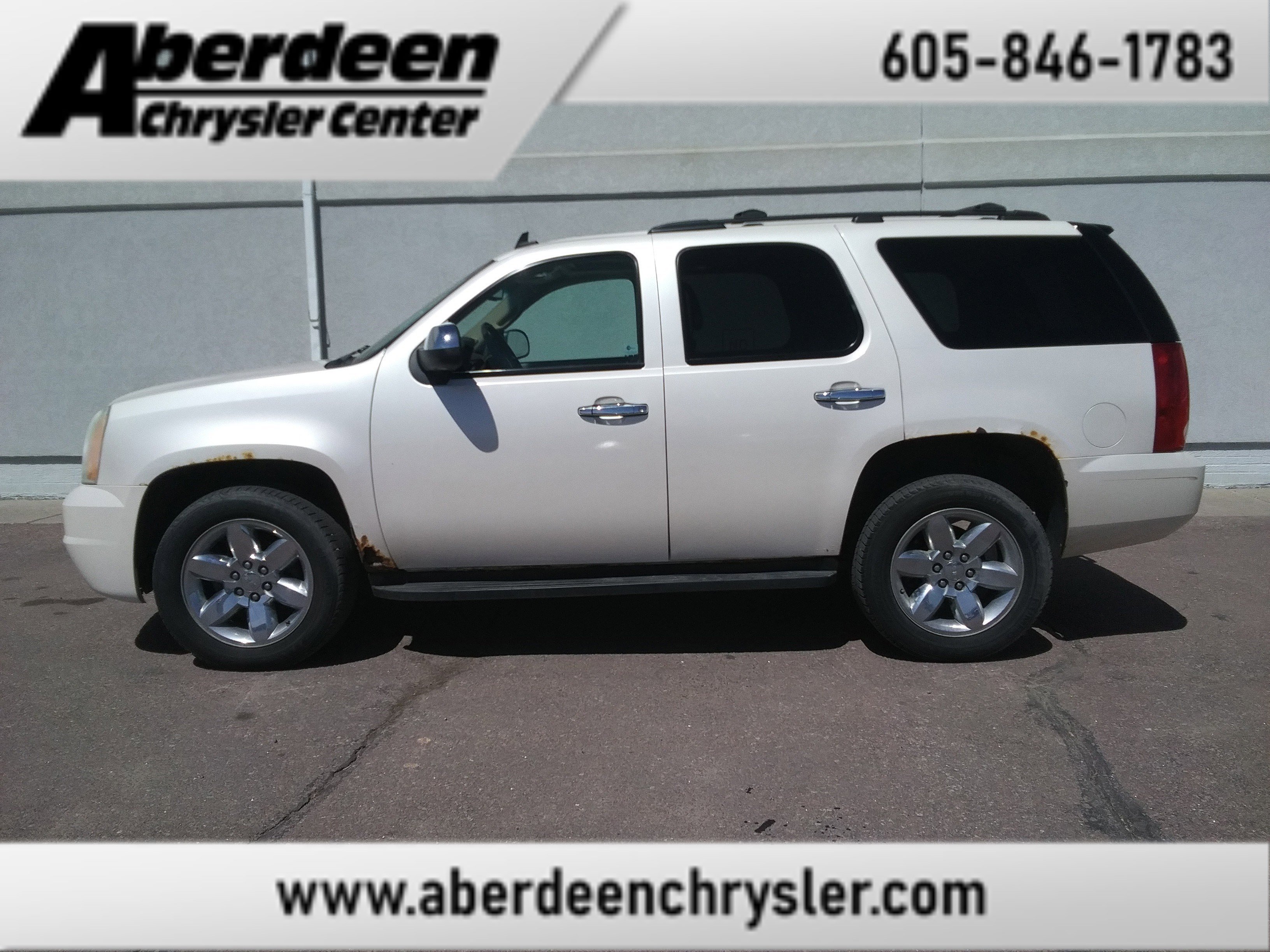 Used 2010 GMC Yukon SLT w/ SLT Chrome Package AWD/4WD image 1