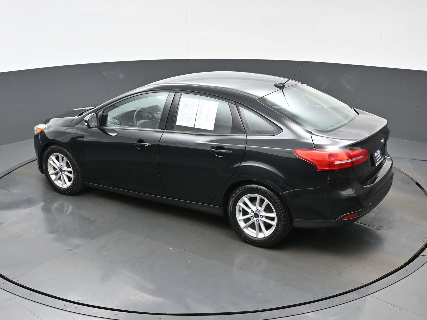 Used 2015 Ford Focus SE FWD image 33