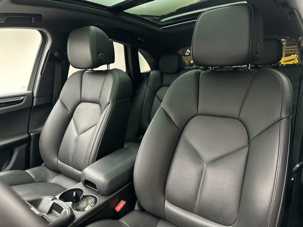 Used 2022 Porsche Macan AWD/4WD image 22