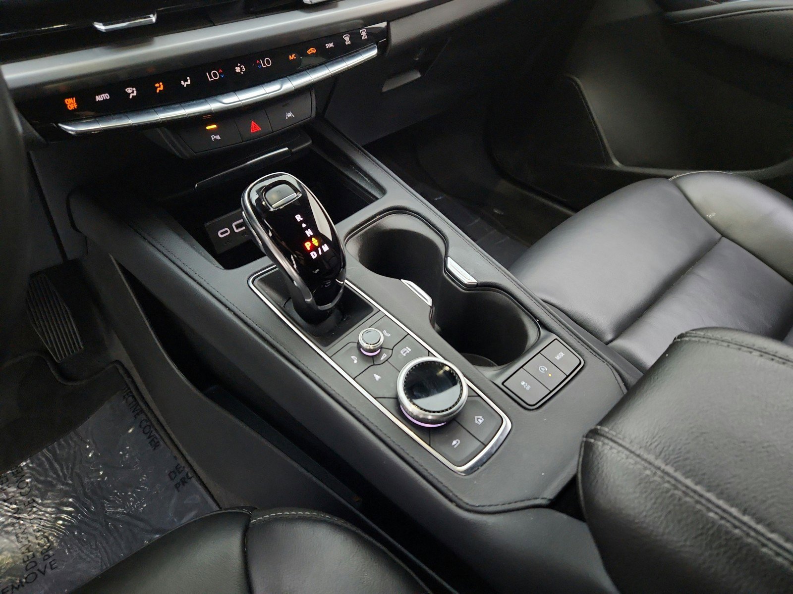 Used 2025 Cadillac XT4 Premium Luxury FWD image 17