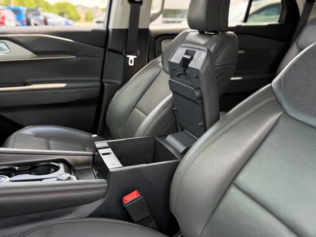 Used 2025 Ford Explorer Active w/ Active Comfort Package AWD/4WD image 25
