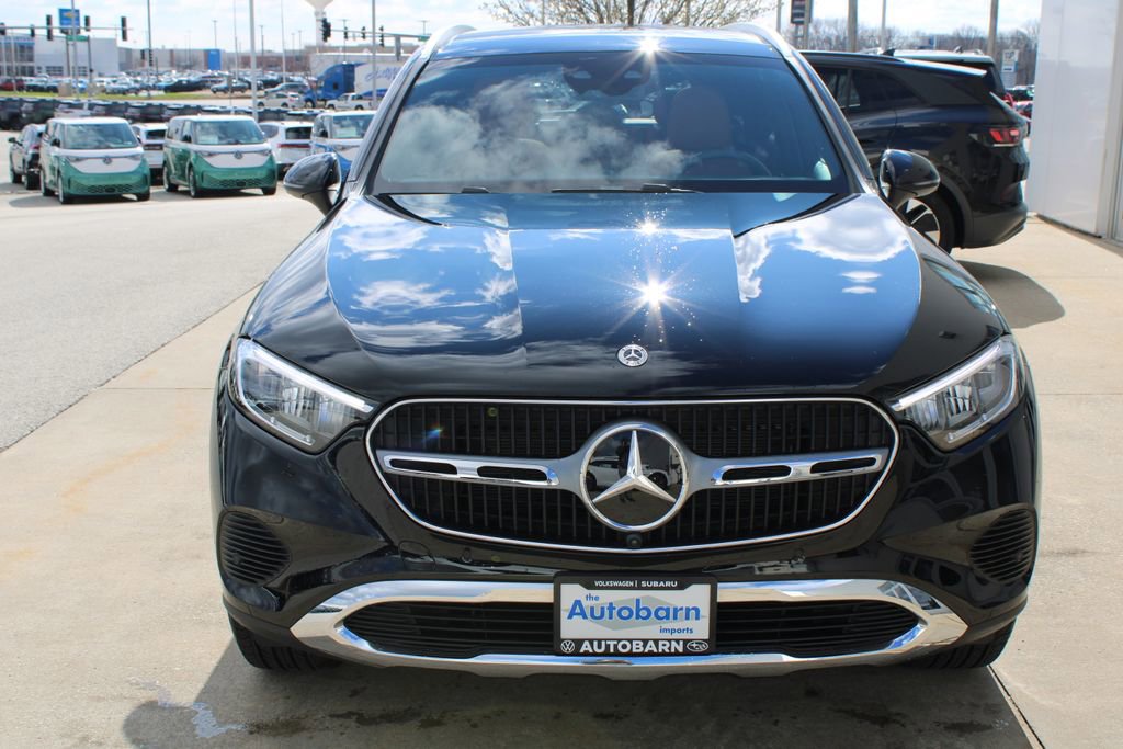Used 2025 Mercedes-Benz GLC 300 4MATIC image 2