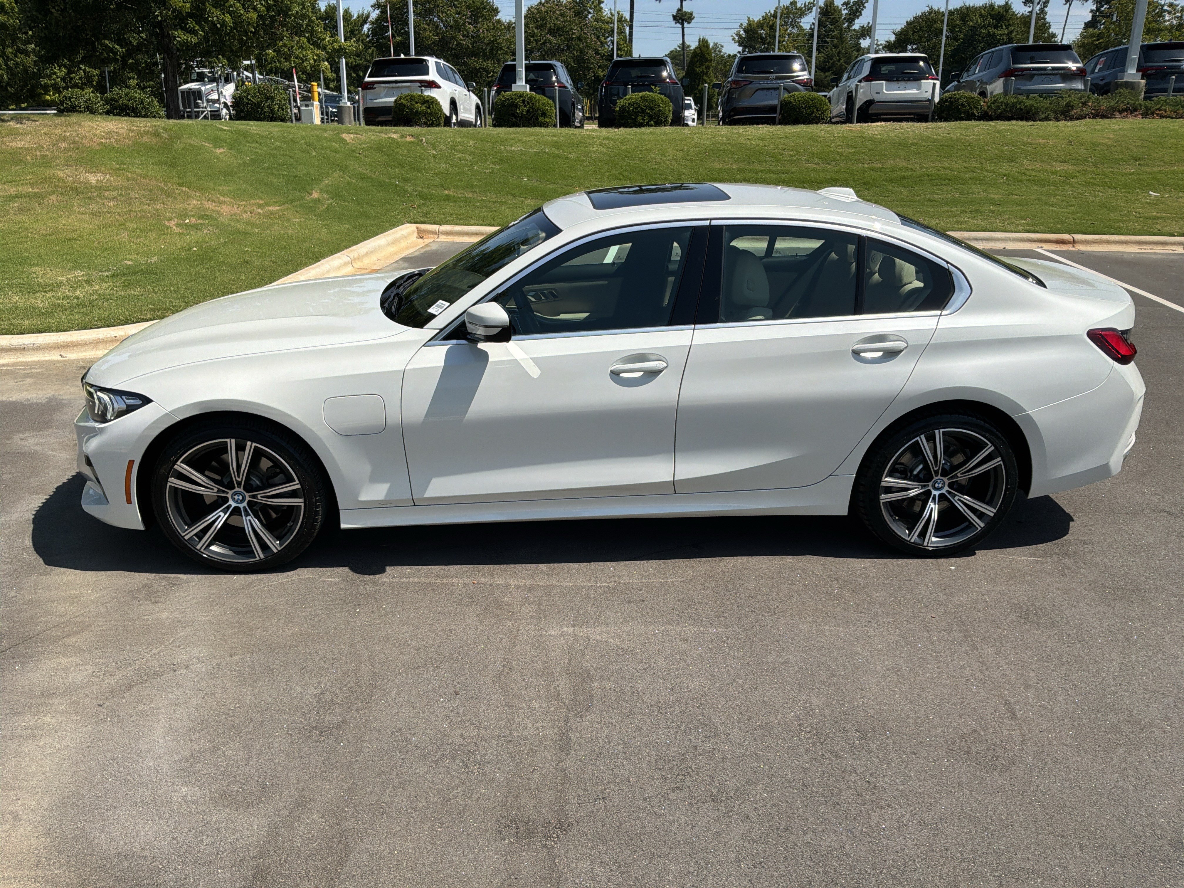 Used 2024 BMW 330e w/ Premium Package RWD image 7