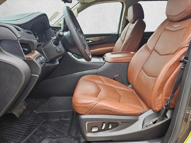 Used 2020 Cadillac Escalade ESV Premium Luxury AWD/4WD image 17