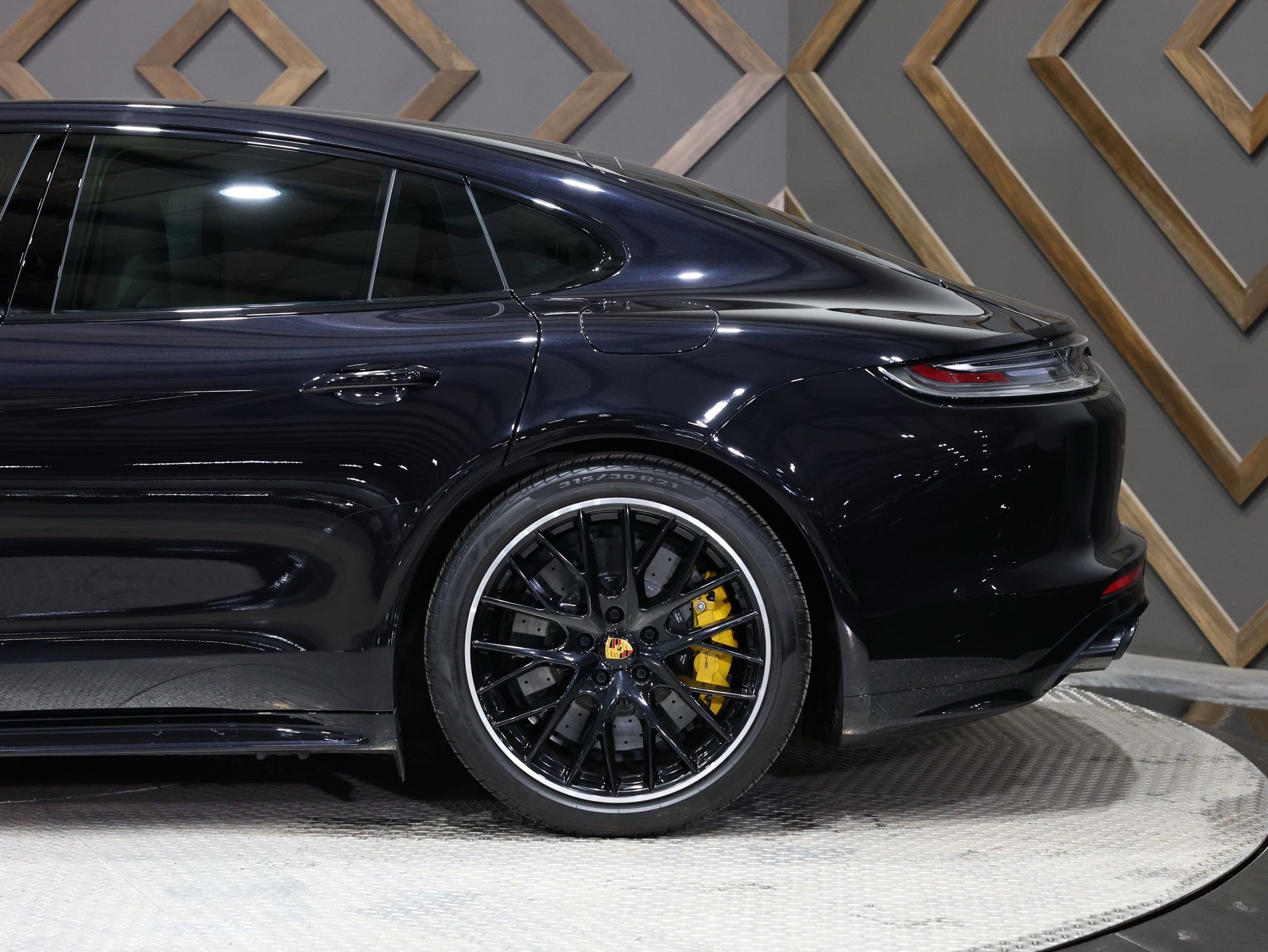 Used 2023 Porsche Panamera Turbo S image 11
