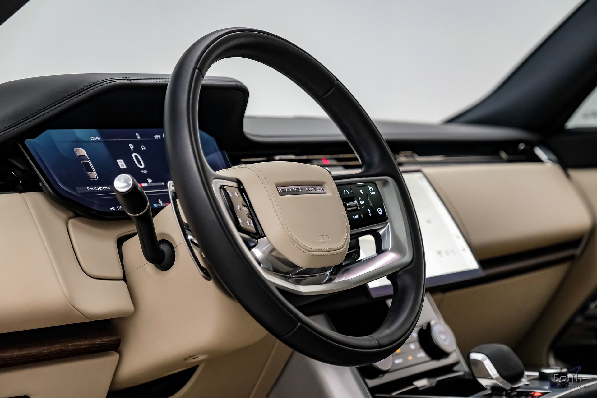 Used 2023 Land Rover Range Rover SE image 42