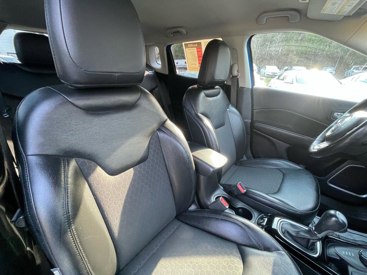 Used 2018 Jeep Compass Latitude AWD/4WD image 24