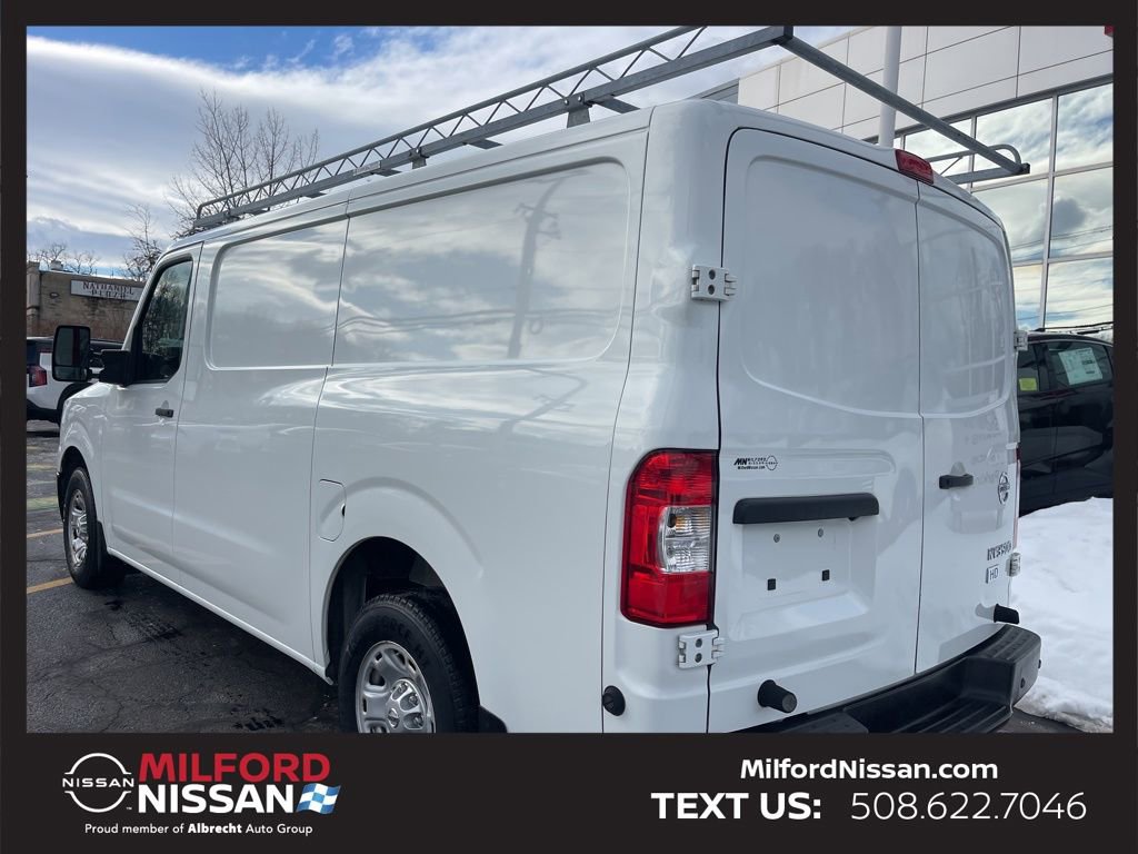 Used 2015 Nissan NV 3500 SV w/ Technology Package image 3