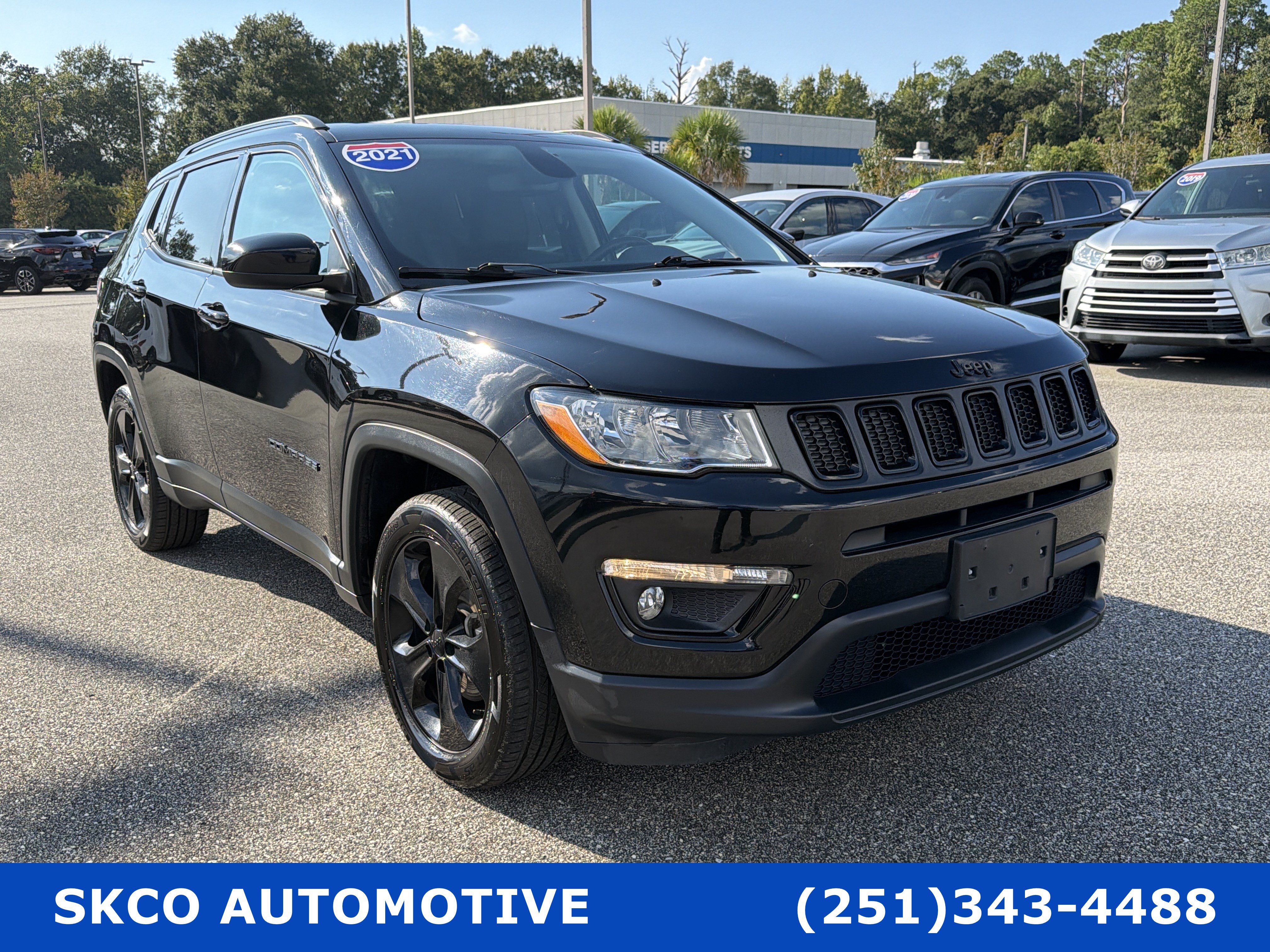 Used 2021 Jeep Compass Latitude w/ Sun and Sound Group AWD/4WD image 7