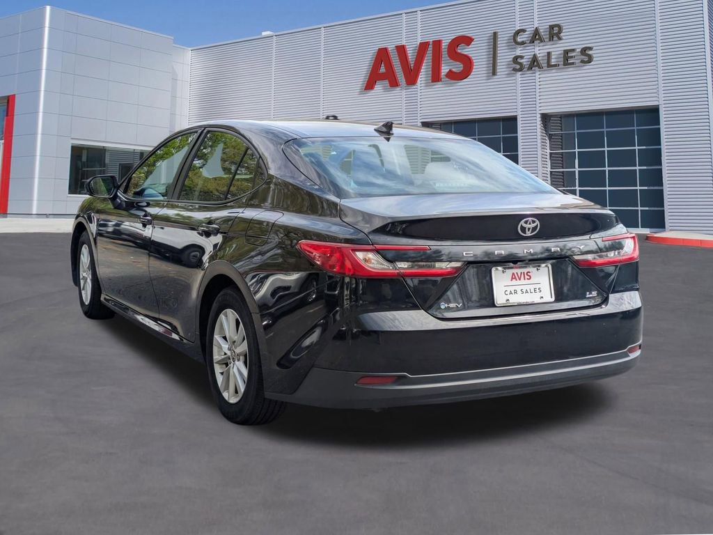 Used 2025 Toyota Camry LE image 9