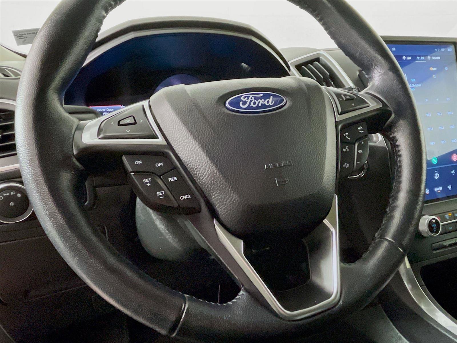 Used 2023 Ford Edge Titanium image 14