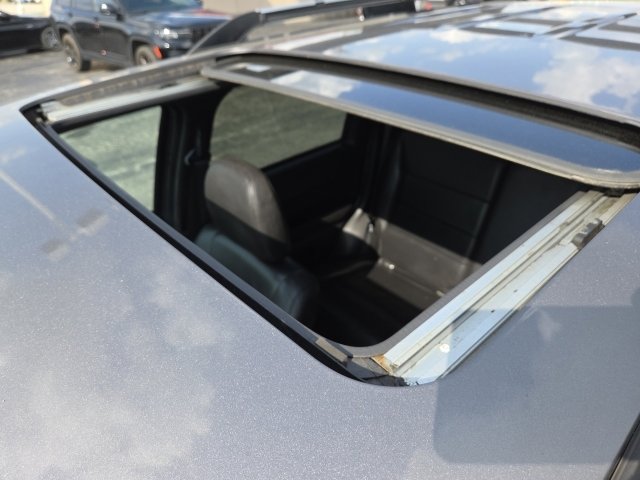 Used 2011 Ford Escape Limited w/ 302A Rapid Spec Order Code AWD/4WD image 3