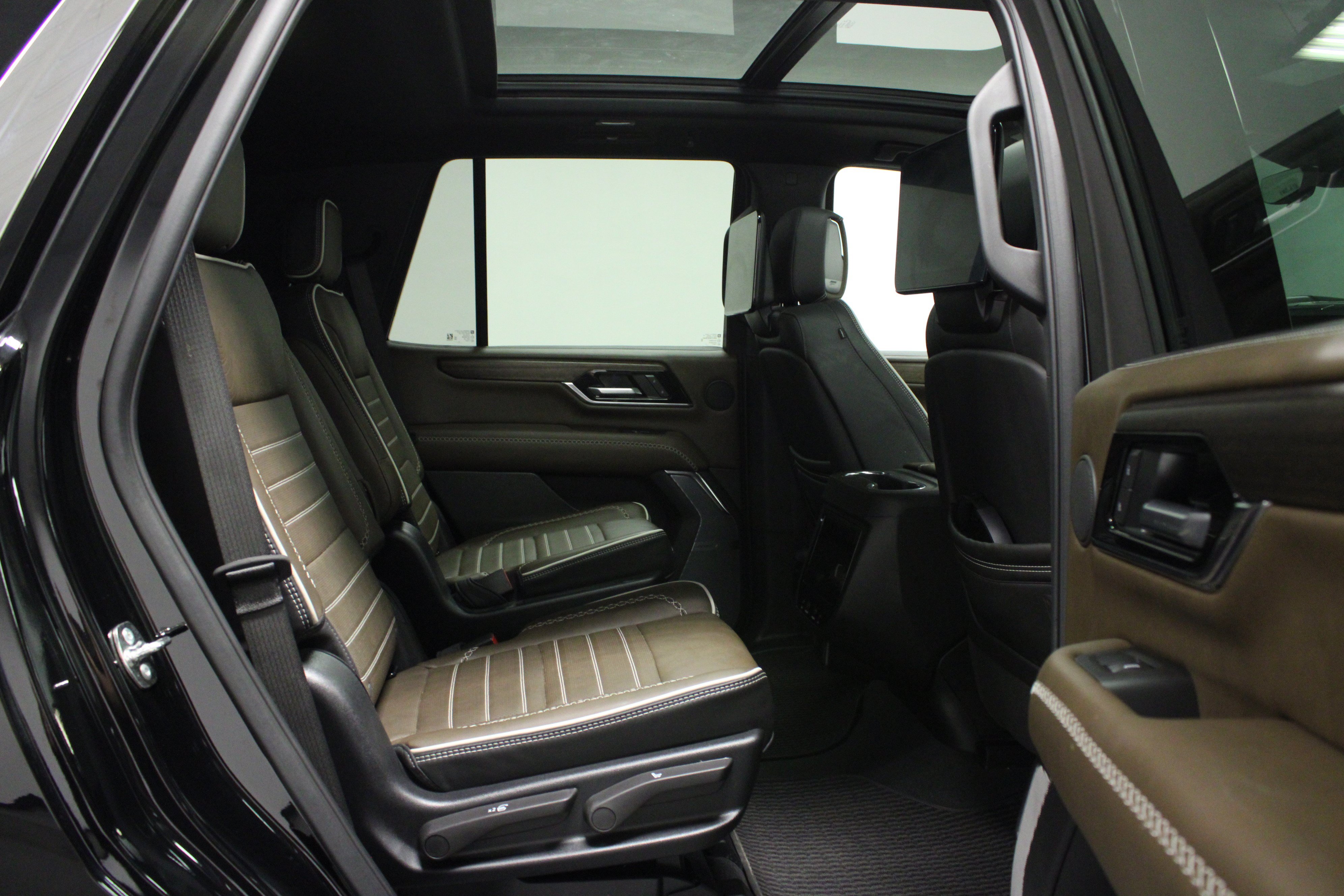 Used 2026 GMC Yukon Denali Ultimate AWD/4WD image 17