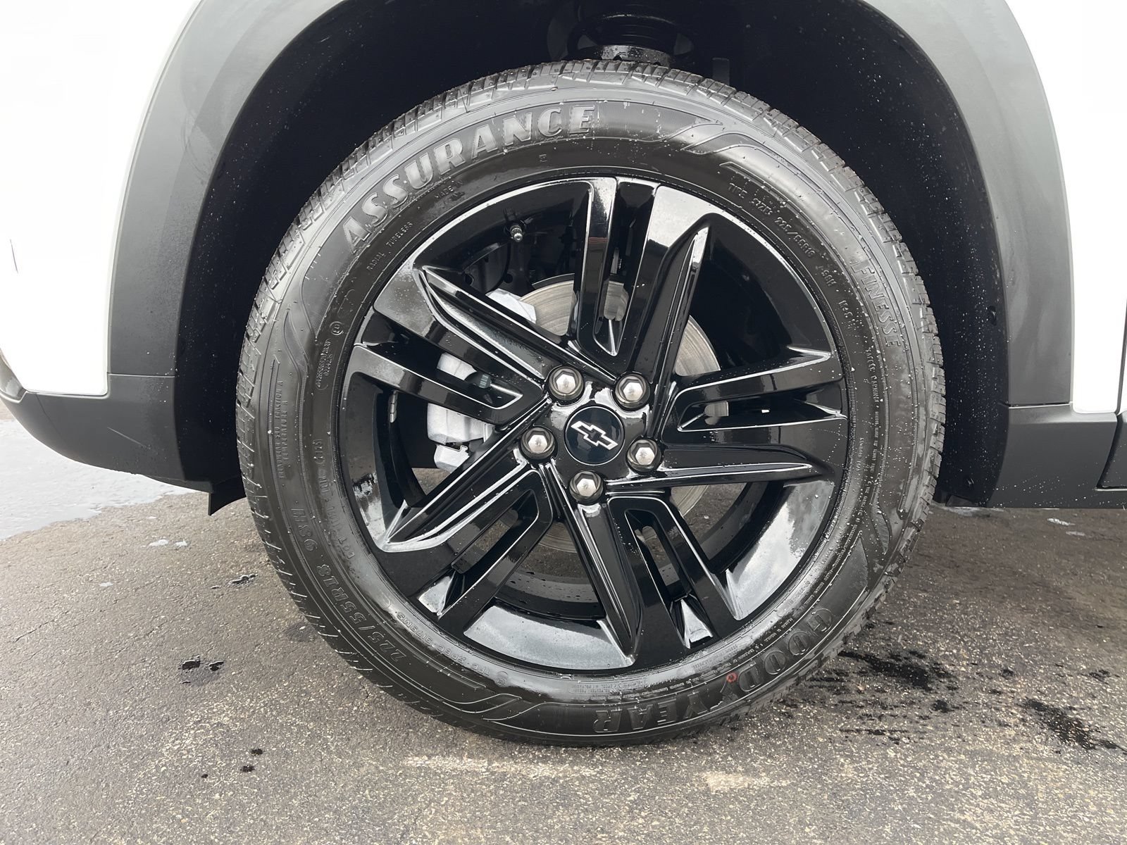 New 2026 Chevrolet Trax ACTIV w/ Sunroof Package FWD image 9