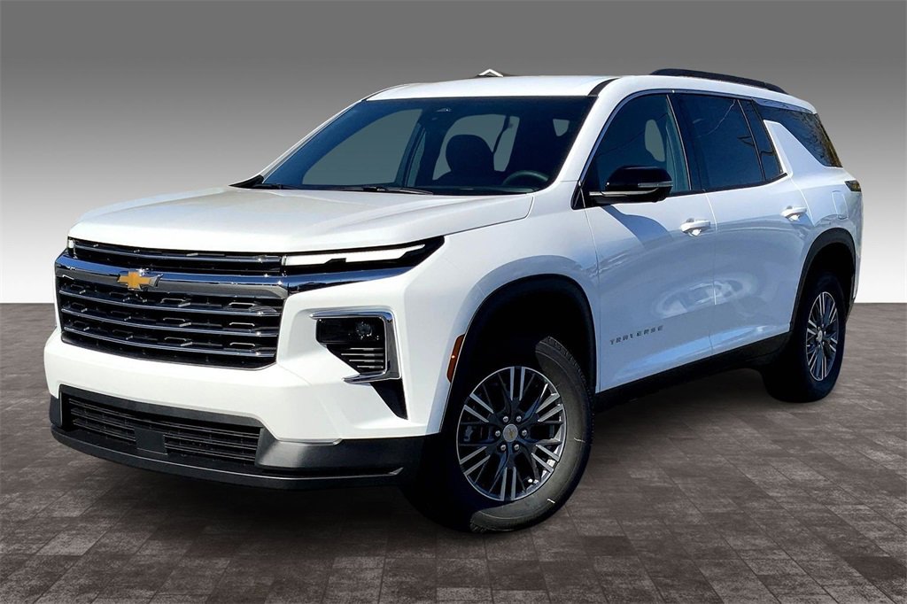 New 2026 Chevrolet Traverse LT image 2