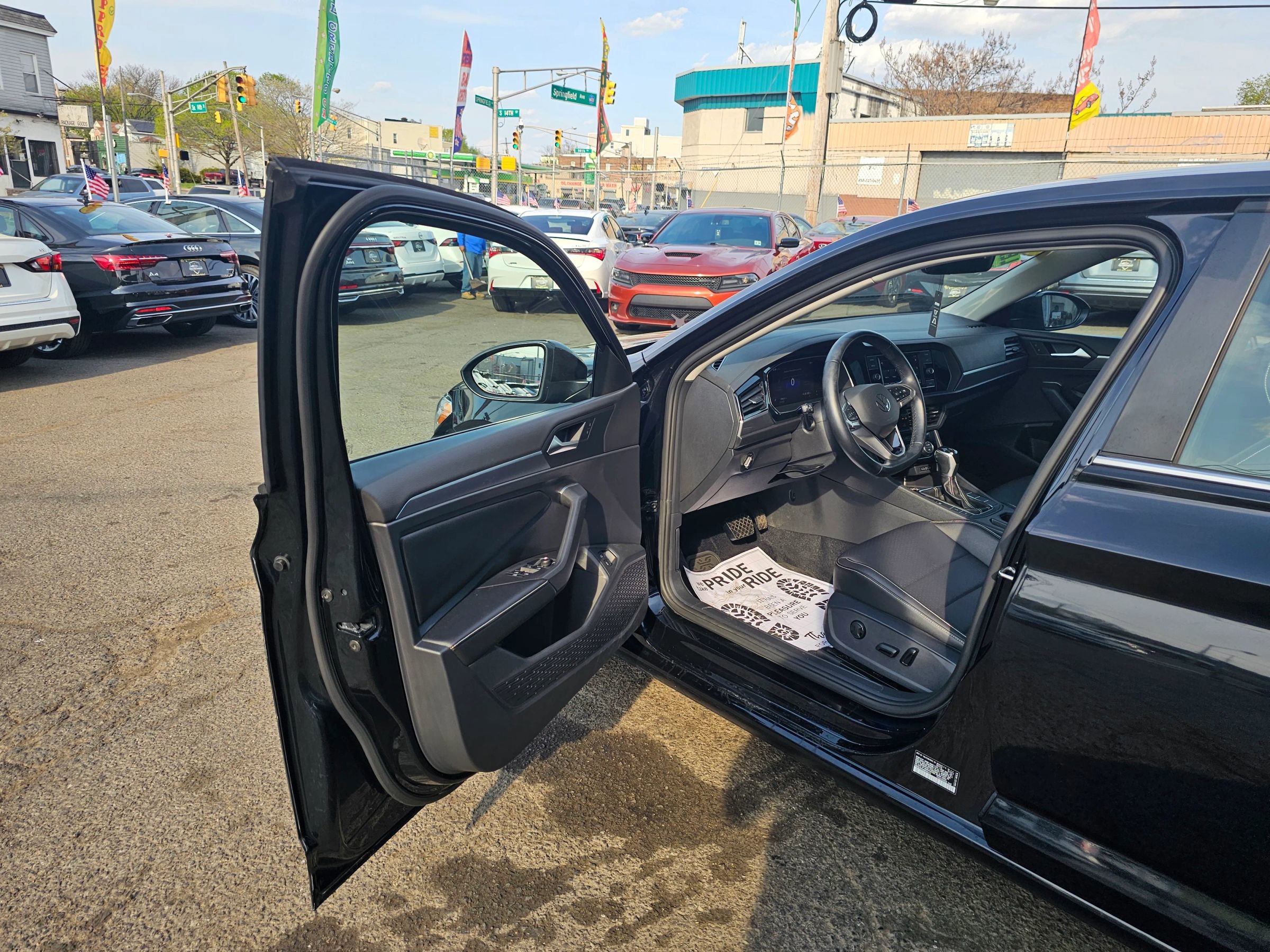 Used 2022 Volkswagen Jetta SE image 9