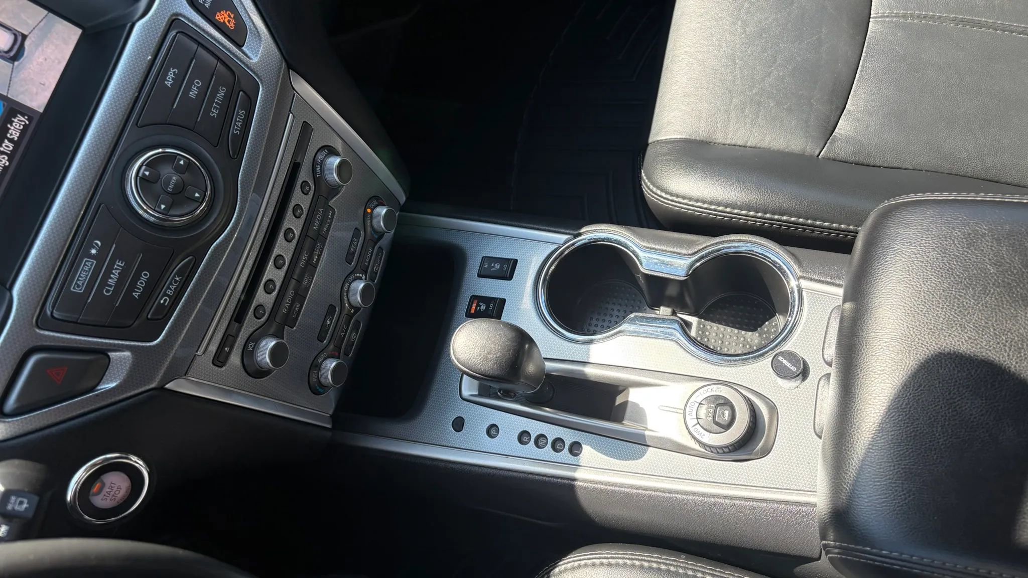 Used 2017 Nissan Pathfinder SL w/ Trailer Tow Package image 21