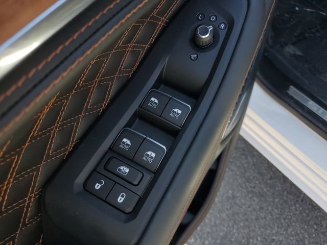 New 2026 Jeep Grand Cherokee Summit image 24