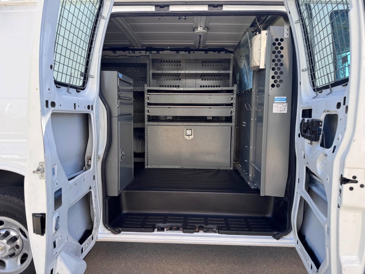 Used 2013 Chevrolet Express 2500 RWD image 11