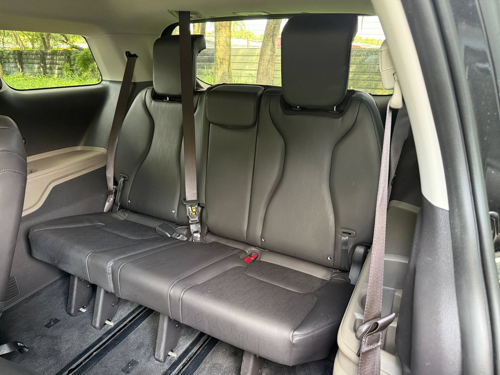 Used 2026 Kia Carnival FWD image 28