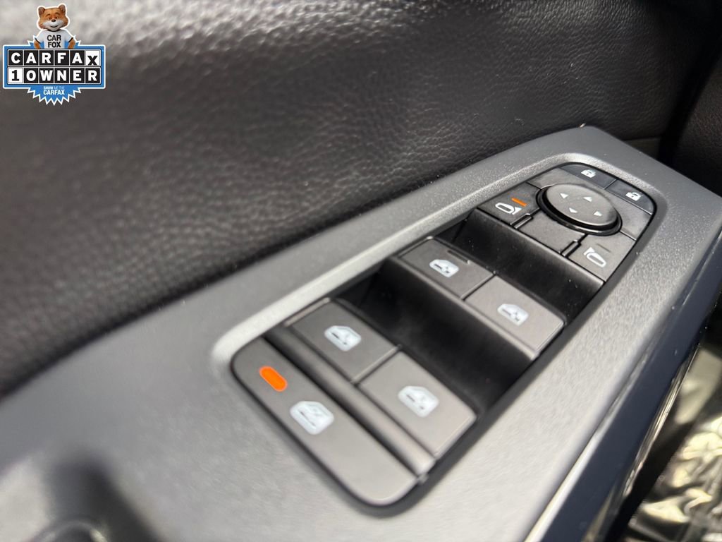 Certified 2025 Nissan Pathfinder SV image 28