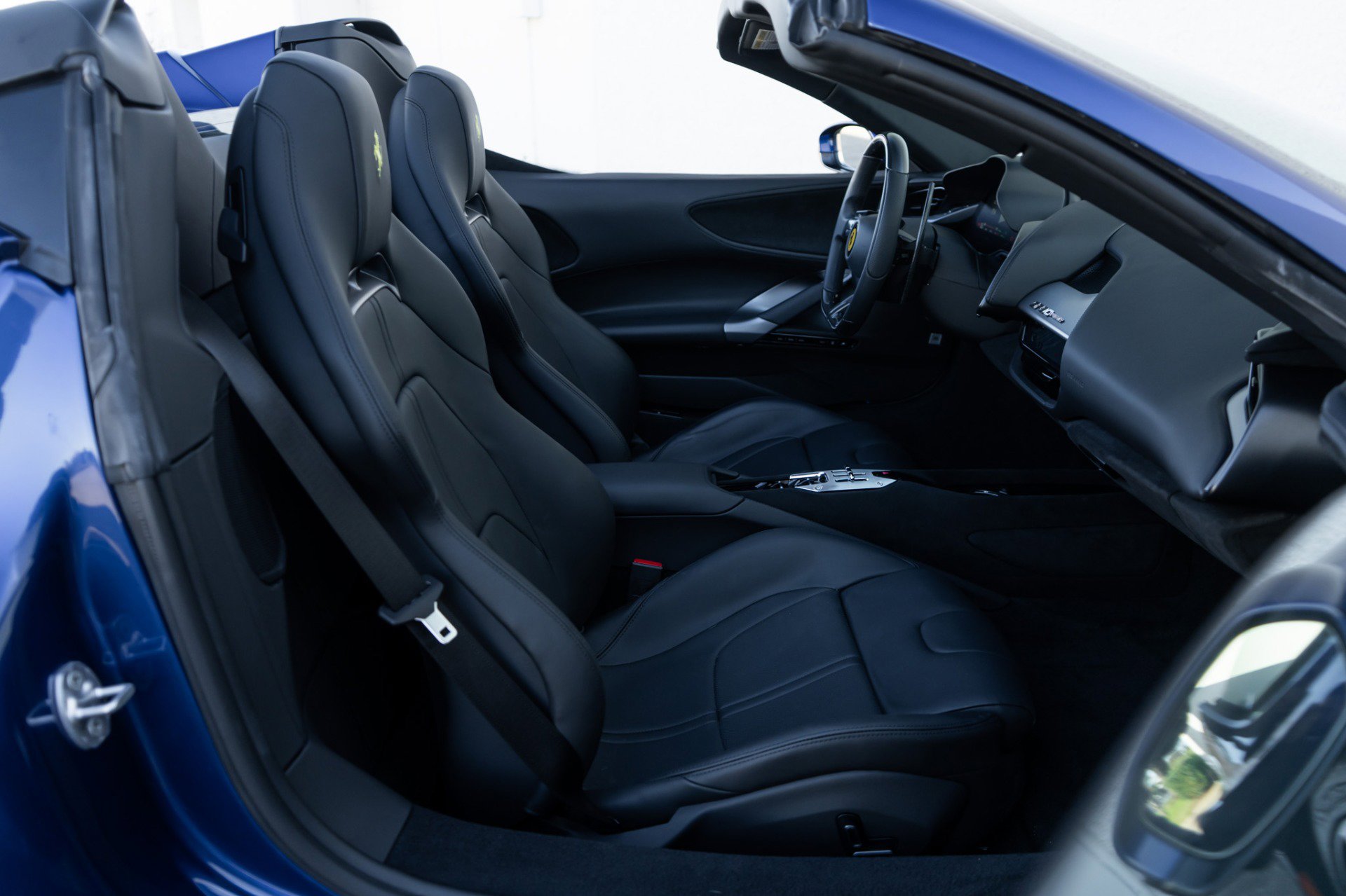 Used 2025 Ferrari SF90 Spider image 20