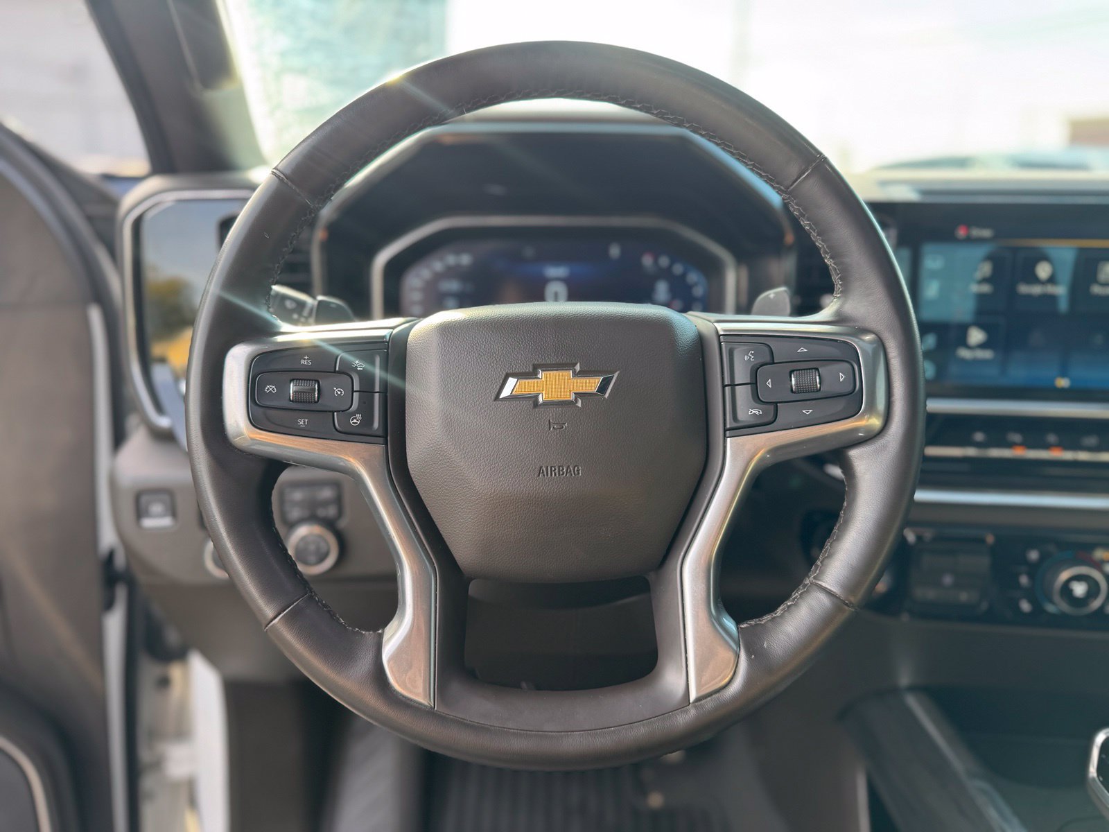 Used 2025 Chevrolet Silverado 1500 LTZ w/ LTZ Premium Package AWD/4WD image 18