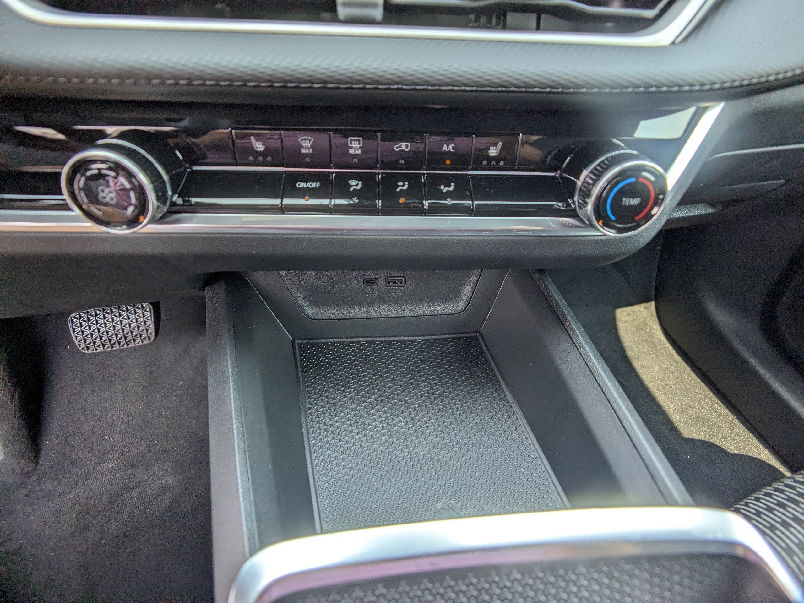 New 2027 Chevrolet Equinox LT w/ Safety and Technology Package FWD image 19