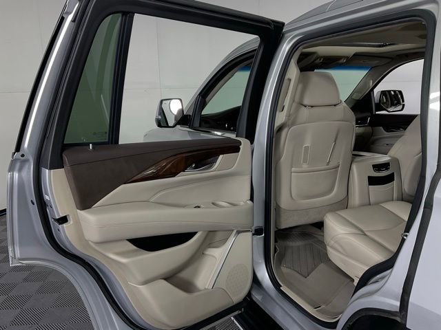 Used 2017 Cadillac Escalade Luxury image 28
