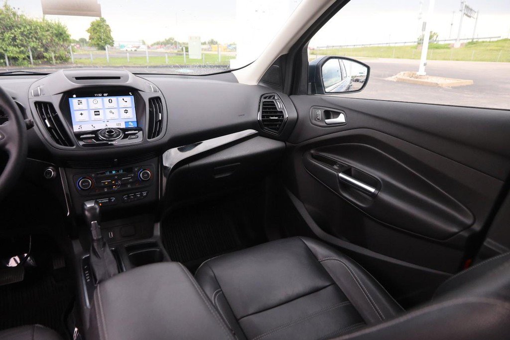 Used 2018 Ford Escape Titanium w/ Ford Safe & Smart Package AWD/4WD image 25