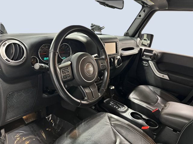 Used 2013 Jeep Wrangler Unlimited Sahara w/ Dual Top Group AWD/4WD image 12