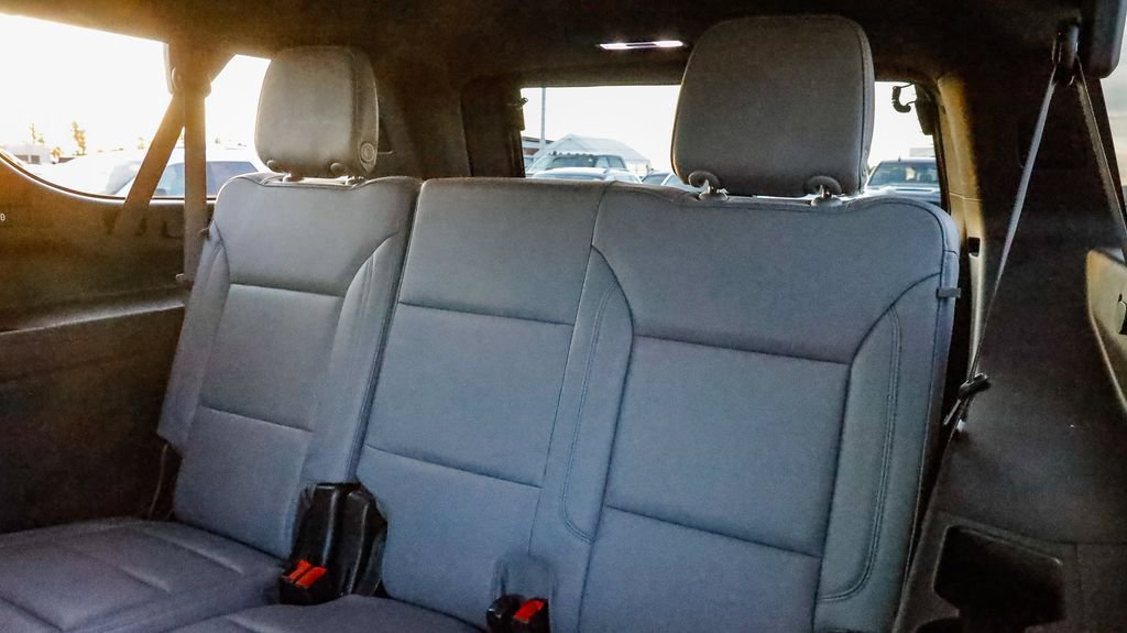 Used 2024 Chevrolet Suburban LT image 21