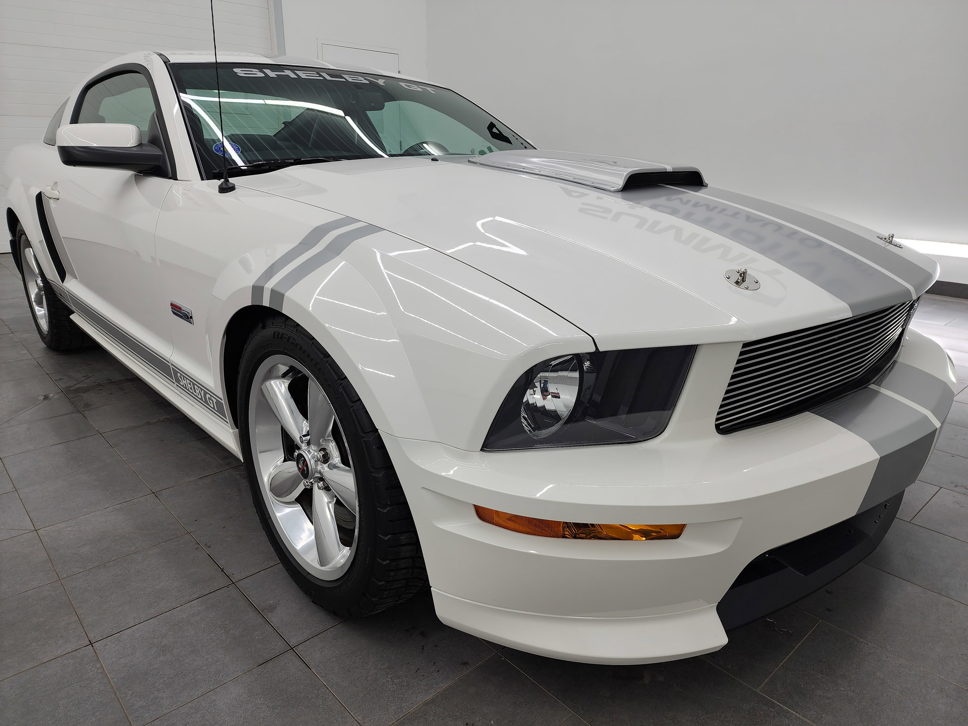 Used 2007 Ford Mustang GT image 2