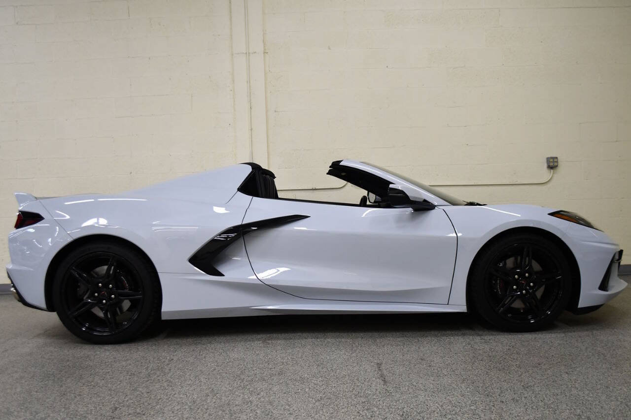Used 2024 Chevrolet Corvette Stingray Convertible w/ Z51 Performance Package RWD image 4