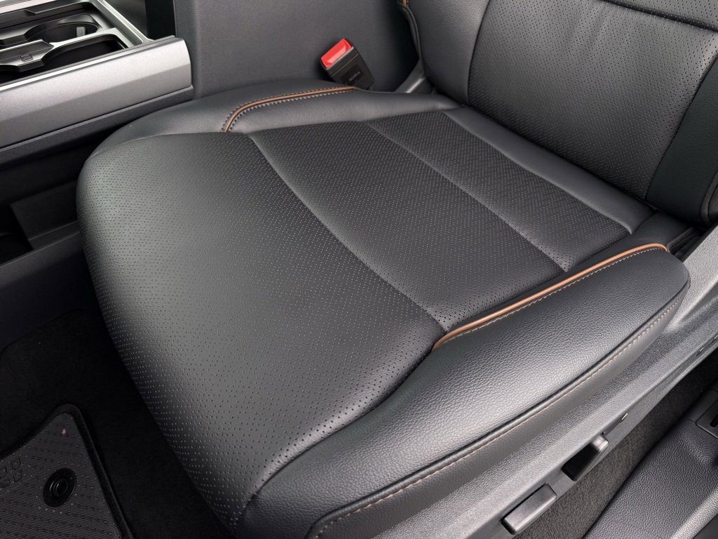 New 2026 Ford F250 Lariat image 24