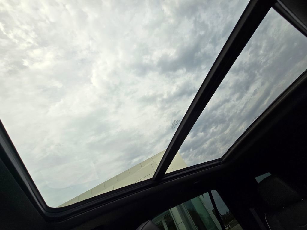 Used 2024 Cadillac Escalade Premium Luxury Platinum RWD image 34