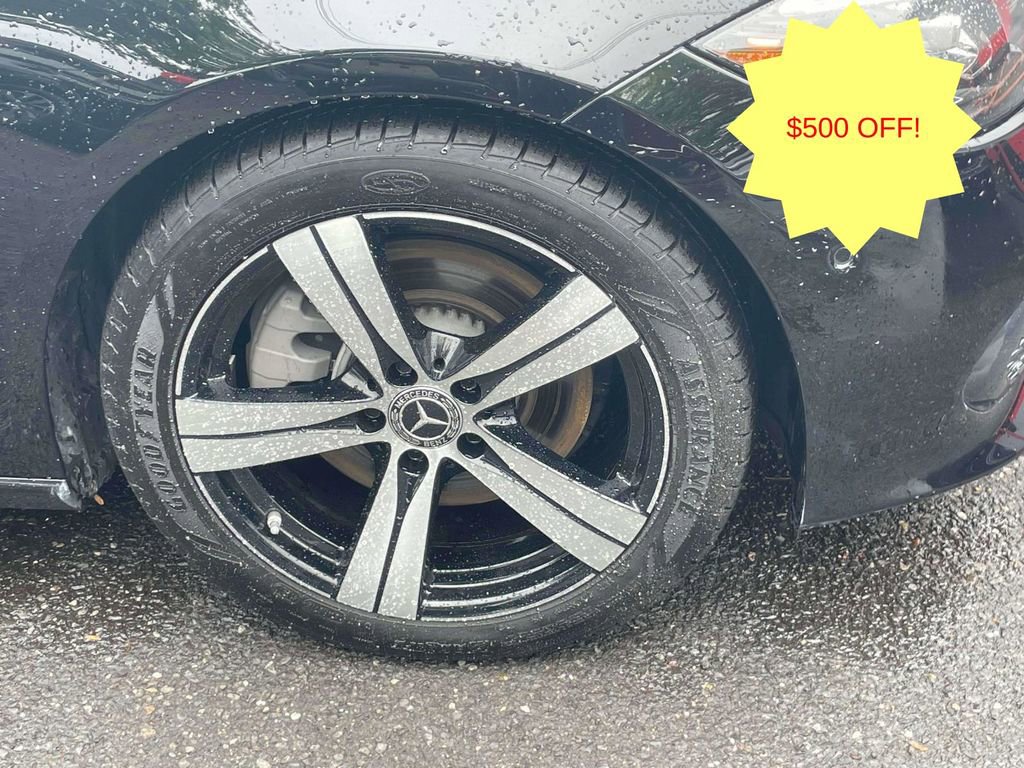 Used 2025 Mercedes-Benz C 300 4MATIC Sedan image 8