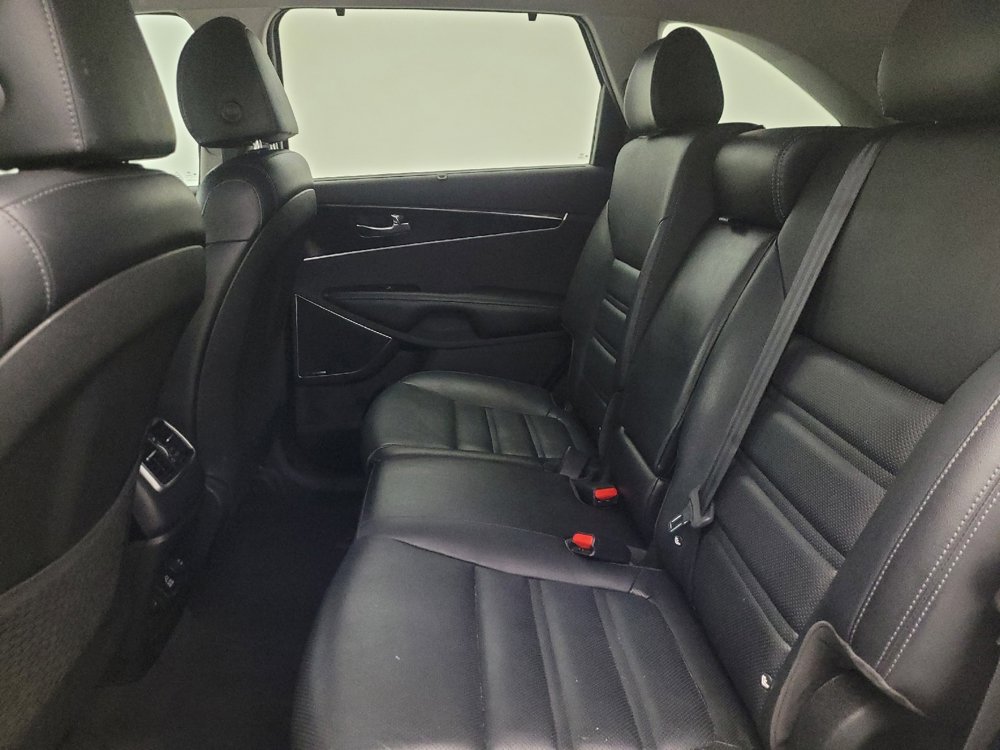 Used 2019 Kia Sorento SX image 18