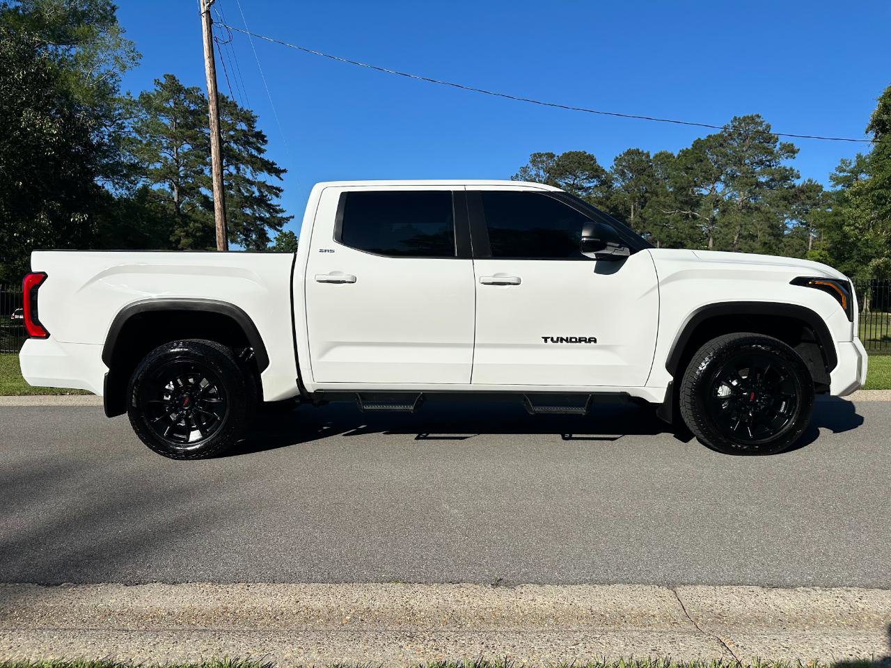Used 2026 Toyota Tundra SR5 w/ SR5 Premium Package AWD/4WD image 4