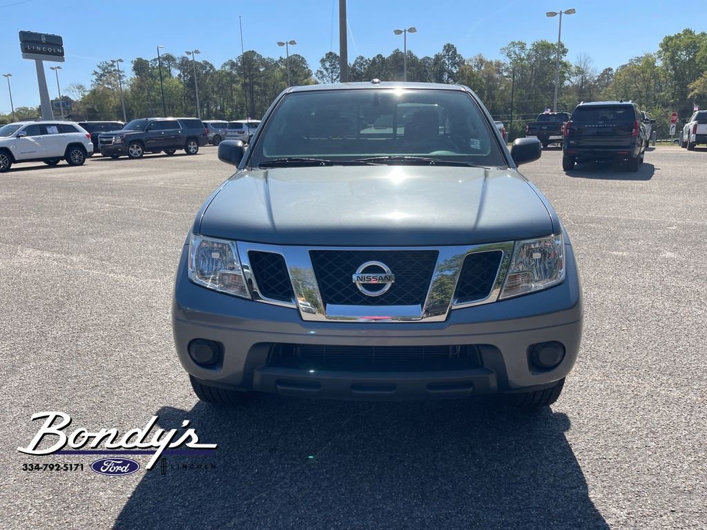 Used 2017 Nissan Frontier SV image 2