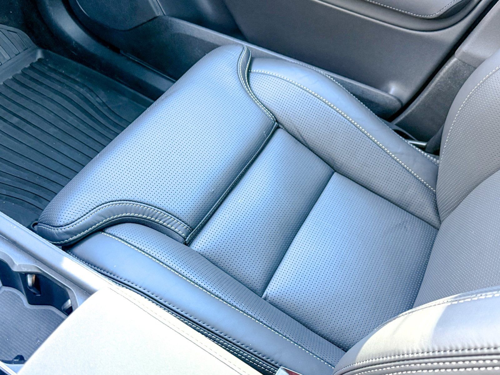 Used 2025 Volvo XC90 T8 Ultra w/ Protection Package AWD/4WD image 36