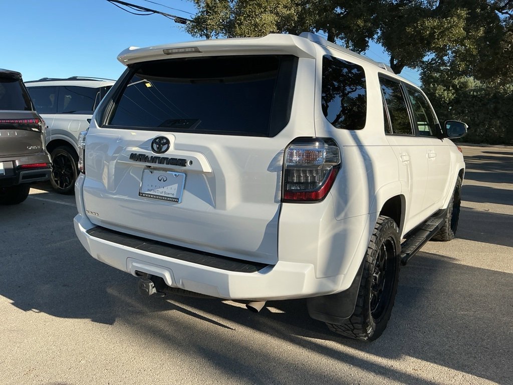 Used 2016 Toyota 4Runner SR5 image 3
