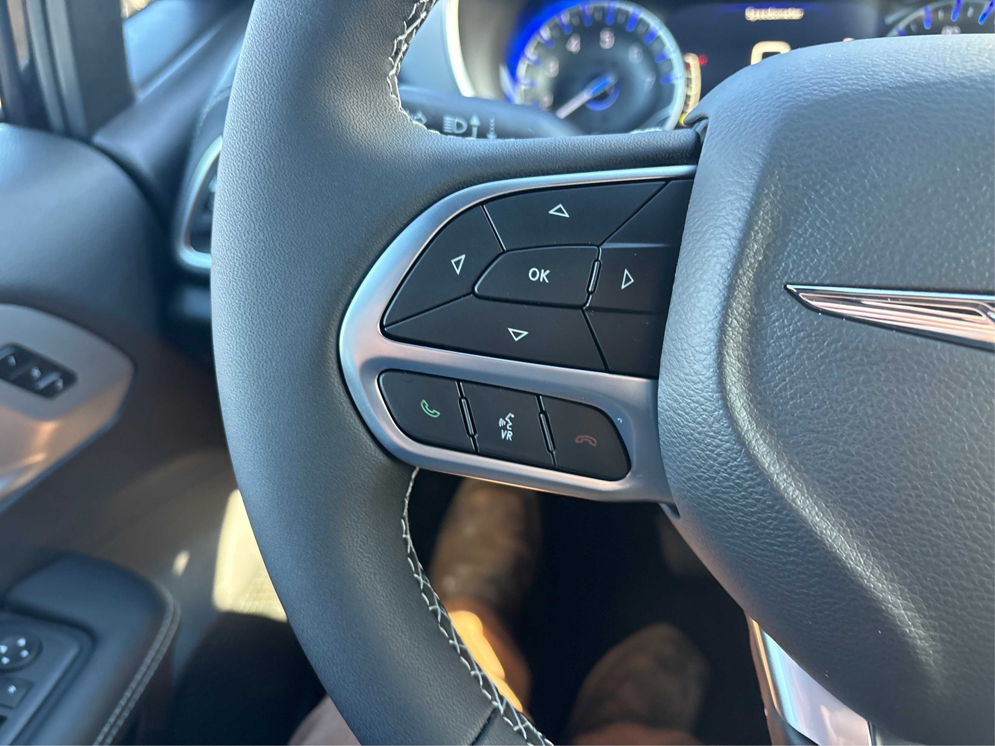 New 2026 Chrysler Pacifica Limited image 25