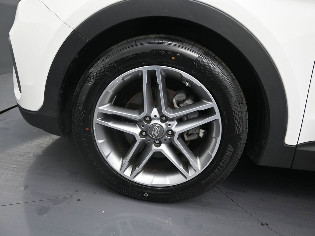 Used 2018 Hyundai Santa Fe SE image 9