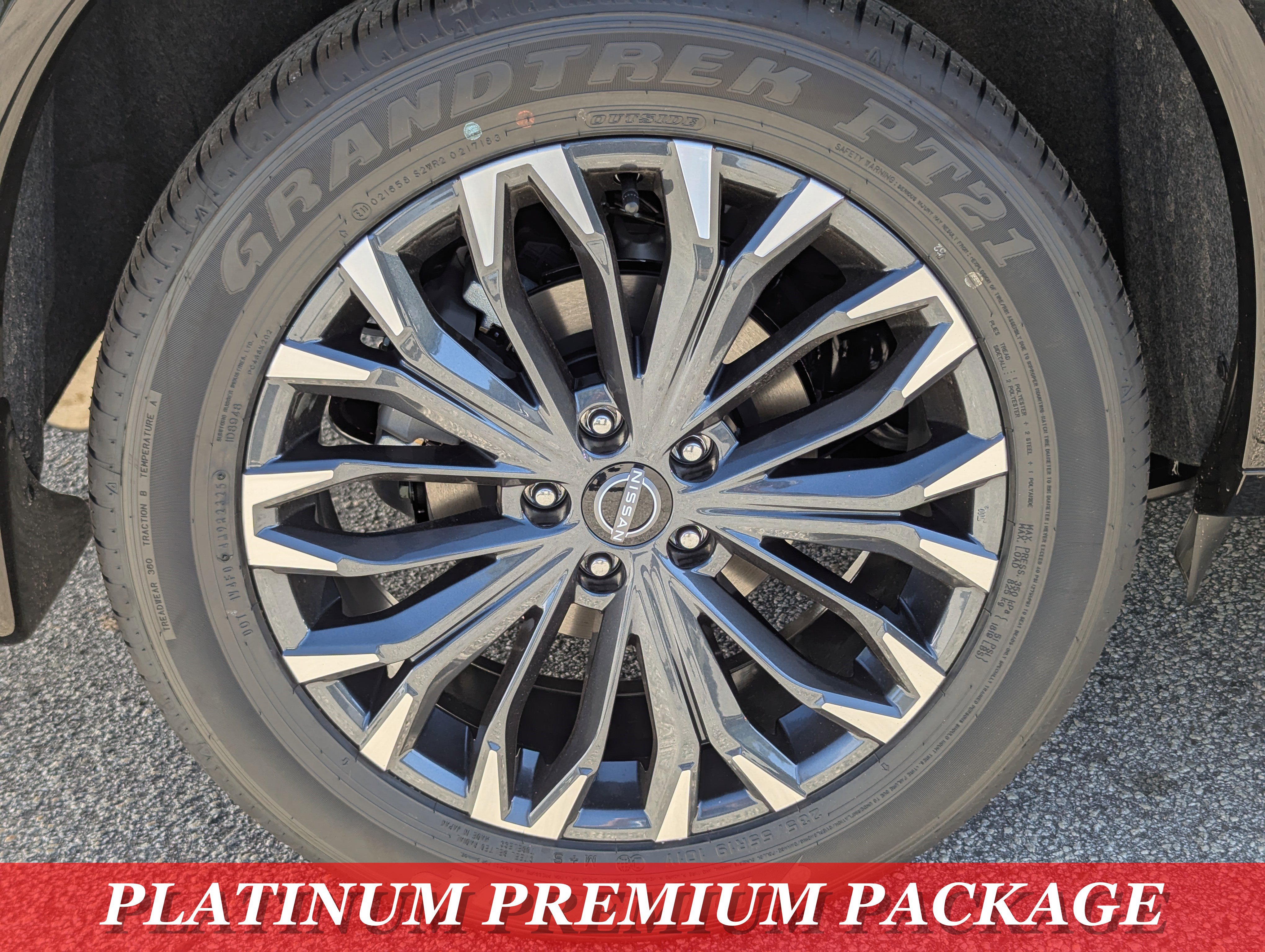 New 2026 Nissan Rogue Platinum image 11