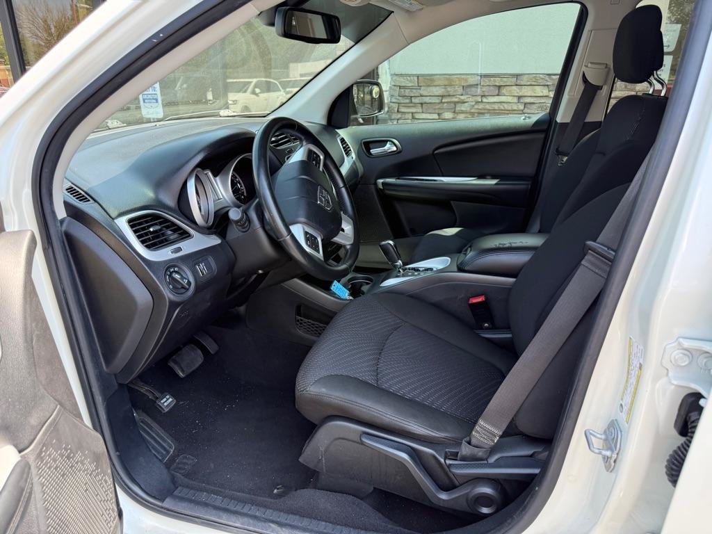 Used 2019 Dodge Journey SE FWD image 9